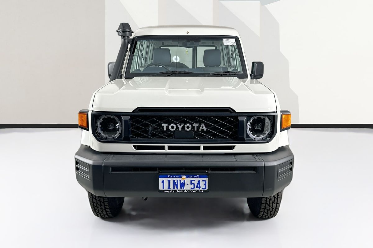Vehicle photo 2