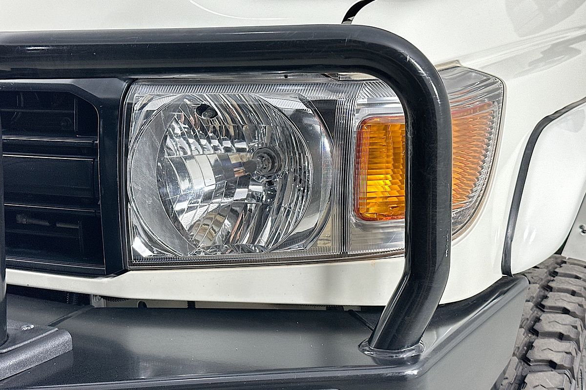 Vehicle photo 3