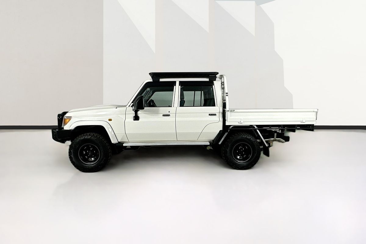 Vehicle photo 5