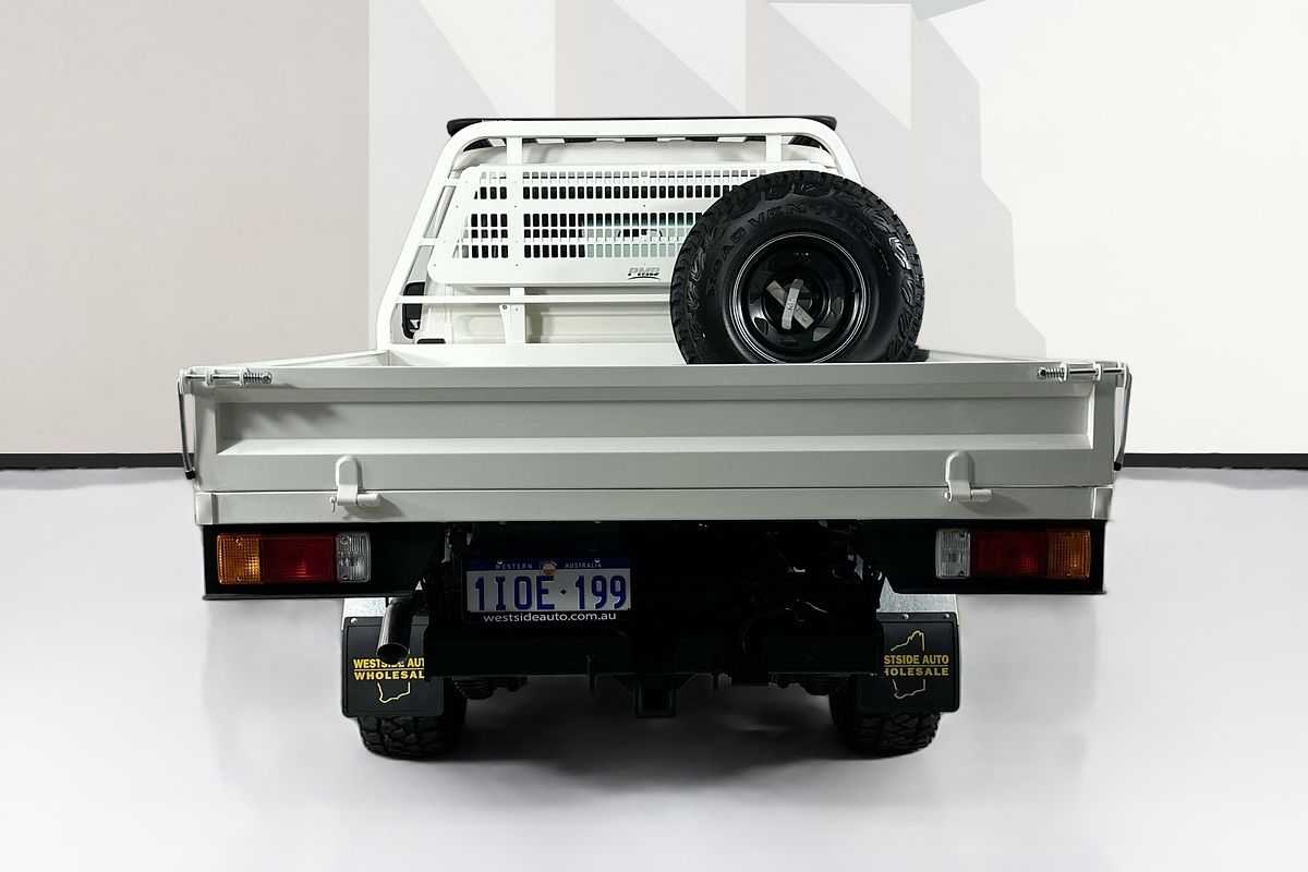 Vehicle photo 7