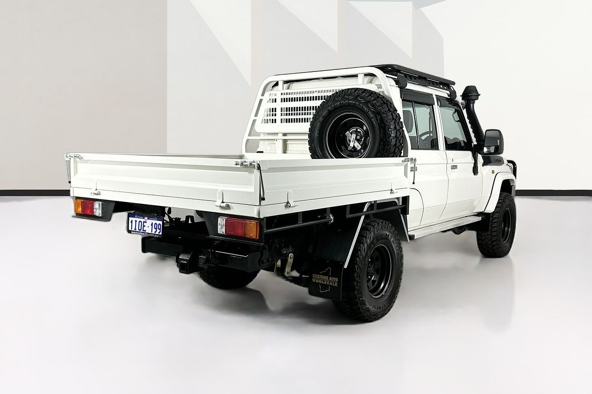 Vehicle photo 8