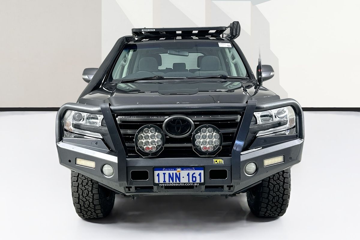 Vehicle photo 2