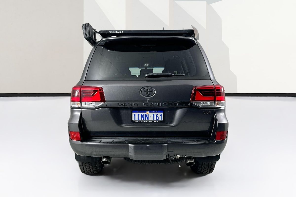 Vehicle photo 7