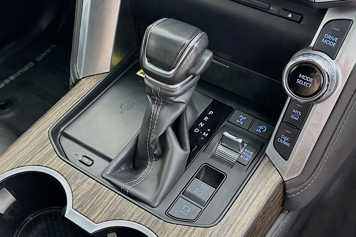 2023 Toyota LANDCRUISER VX FJA300R