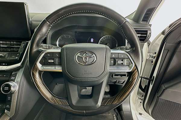 2023 Toyota LANDCRUISER VX FJA300R