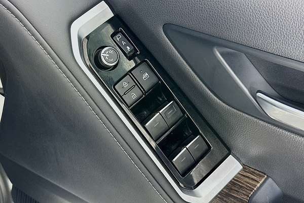 2023 Toyota LANDCRUISER VX FJA300R