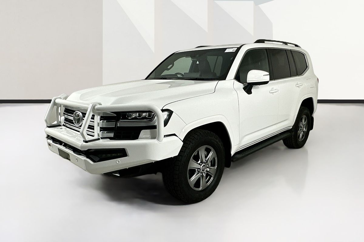 Vehicle photo 4