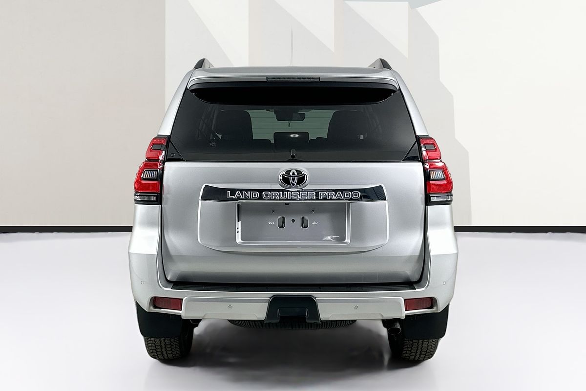 Vehicle photo 7