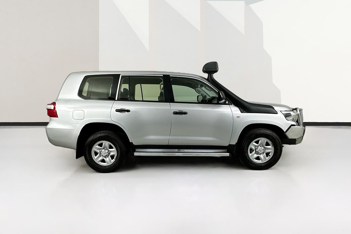 Vehicle photo 9