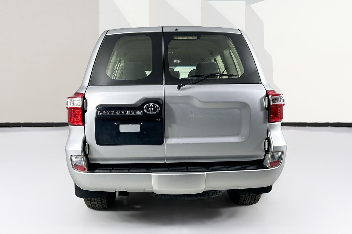Vehicle photo 6