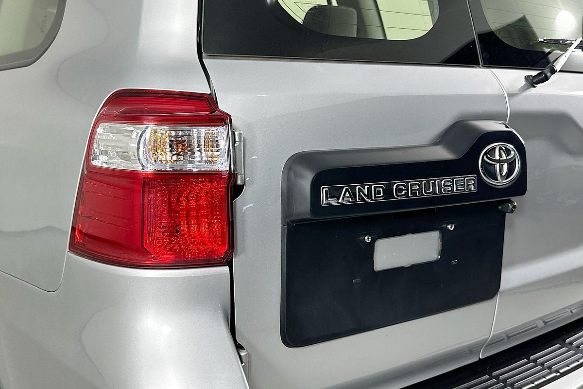 Vehicle photo 7
