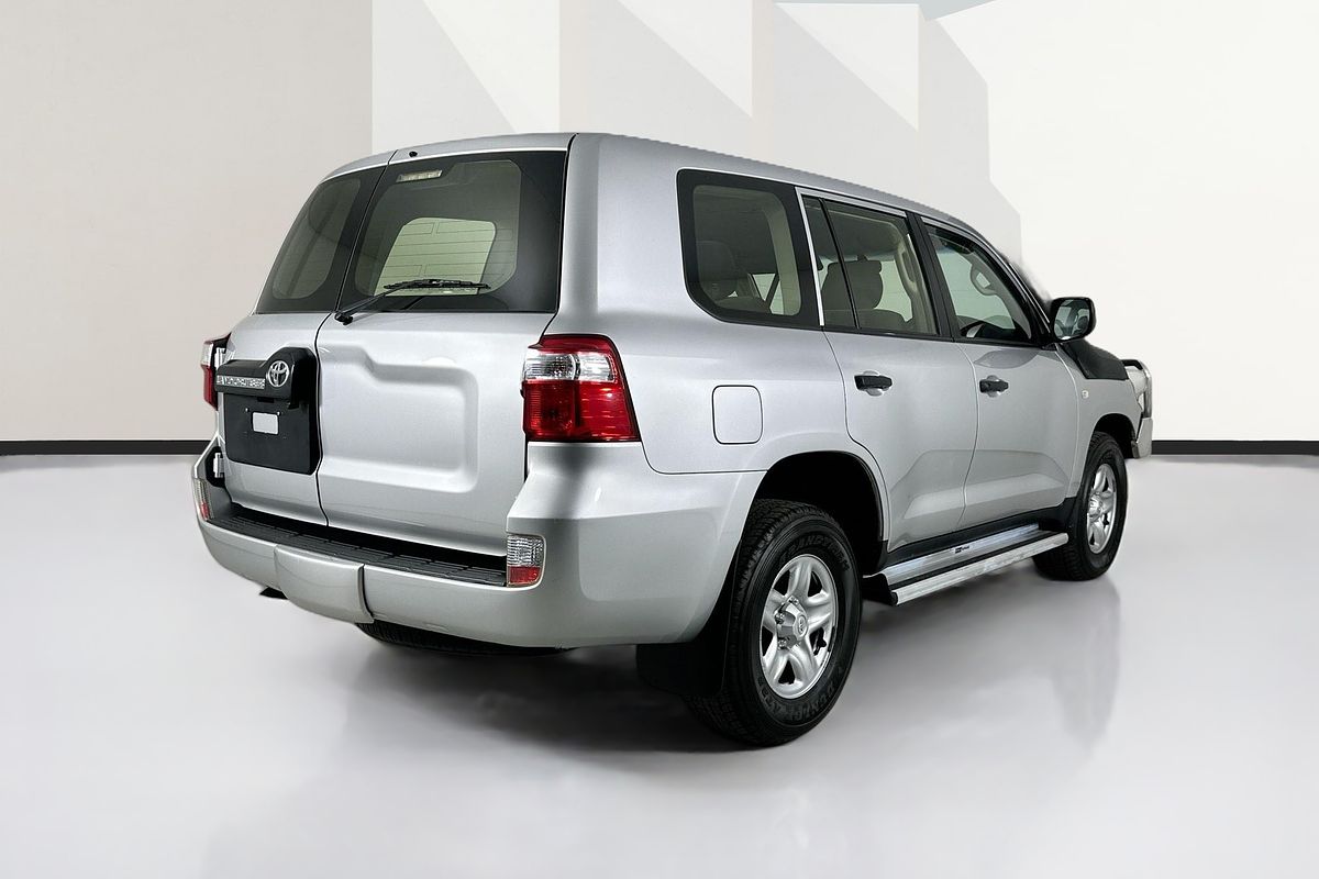 Vehicle photo 8
