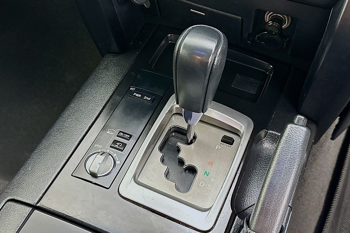 2015 Toyota Landcruiser GXL VDJ200R