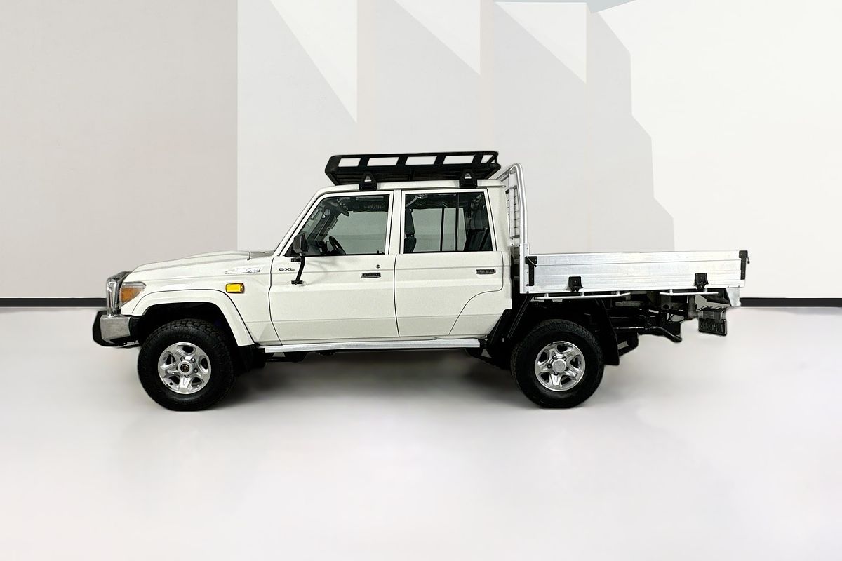 Vehicle photo 5
