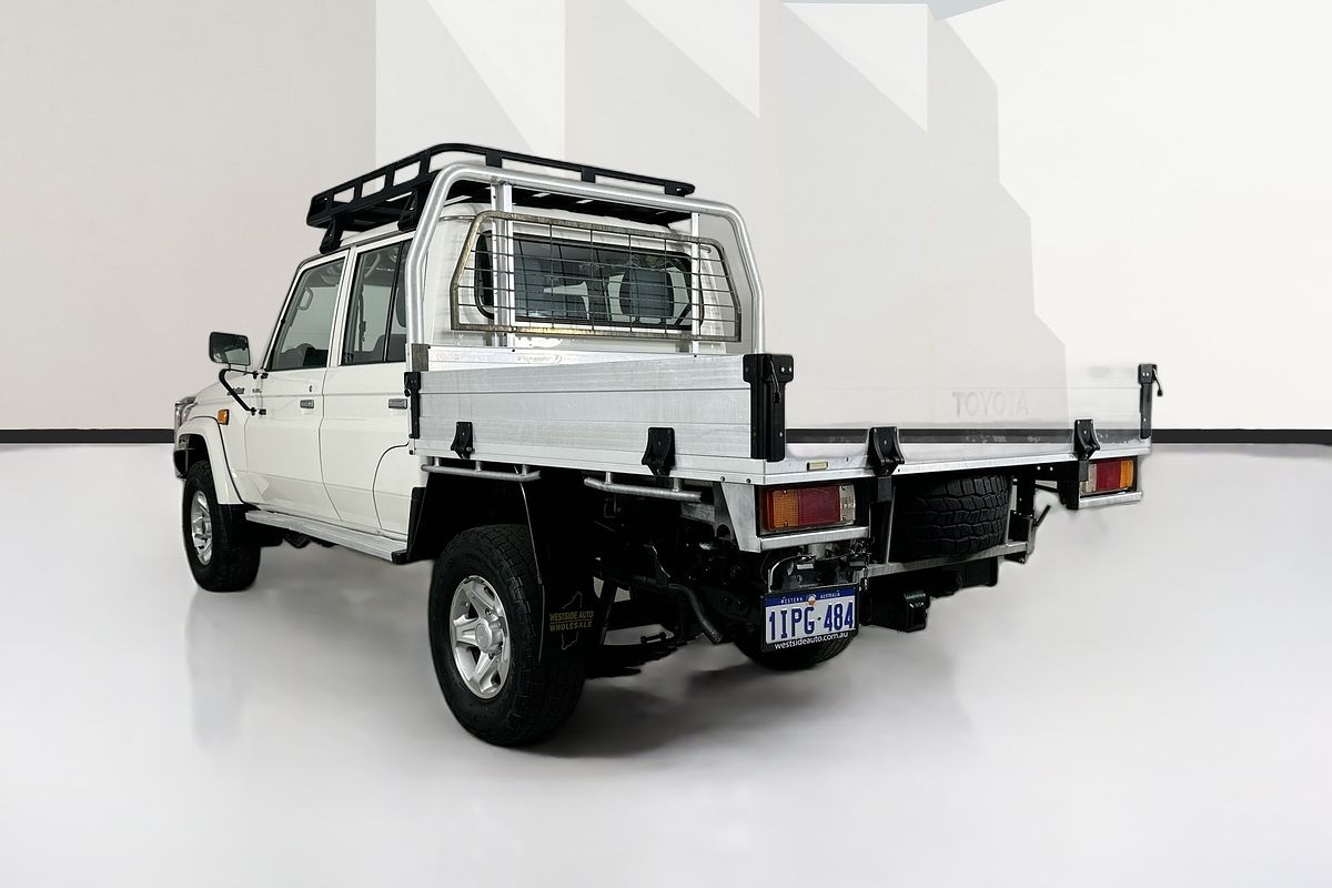 Vehicle photo 6