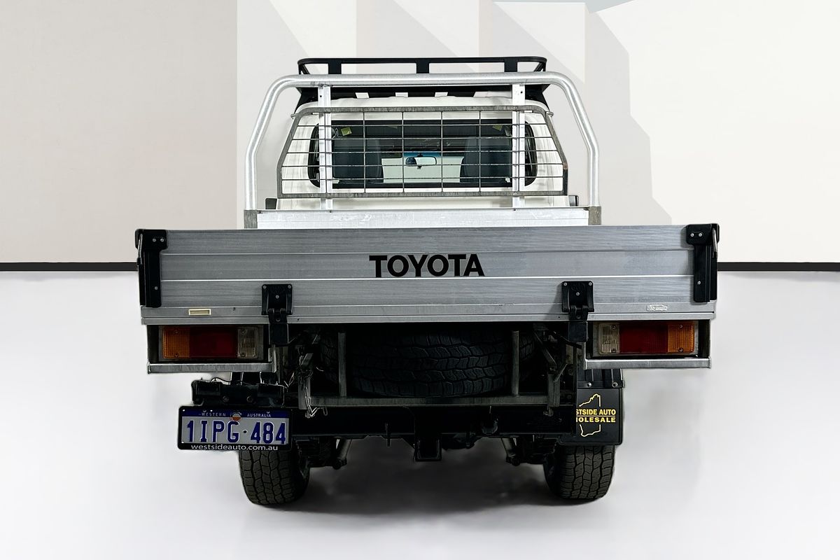 Vehicle photo 7
