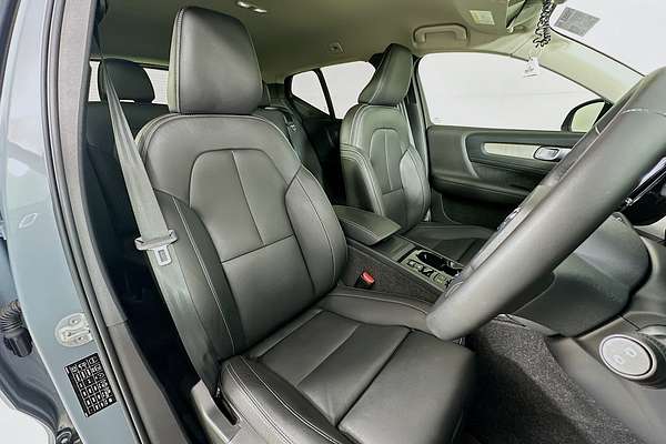2023 Volvo XC40 ULTIMATE B5 DARK MHEV 536 MY23B