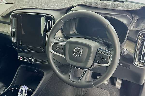 2023 Volvo XC40 ULTIMATE B5 DARK MHEV 536 MY23B