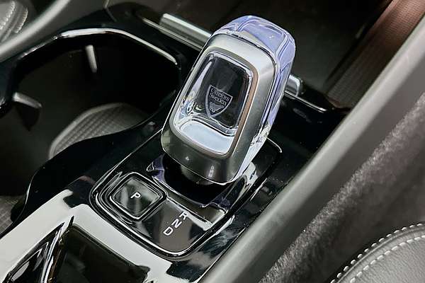 2023 Volvo XC40 ULTIMATE B5 DARK MHEV 536 MY23B