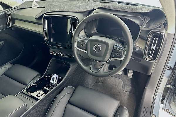 2023 Volvo XC40 ULTIMATE B5 DARK MHEV 536 MY23B