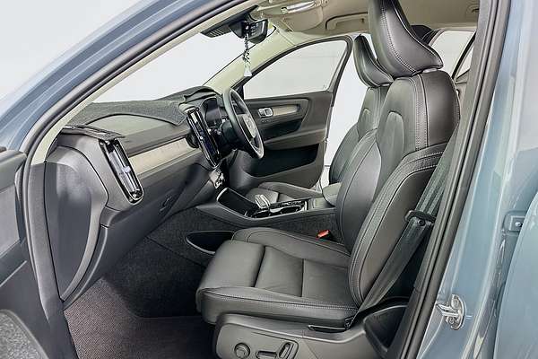 2023 Volvo XC40 ULTIMATE B5 DARK MHEV 536 MY23B