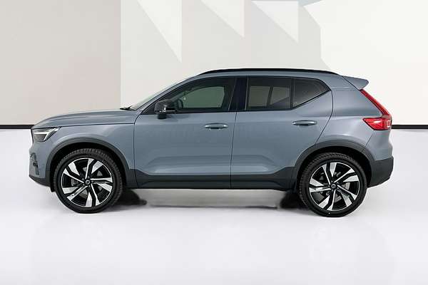 2023 Volvo XC40 ULTIMATE B5 DARK MHEV 536 MY23B