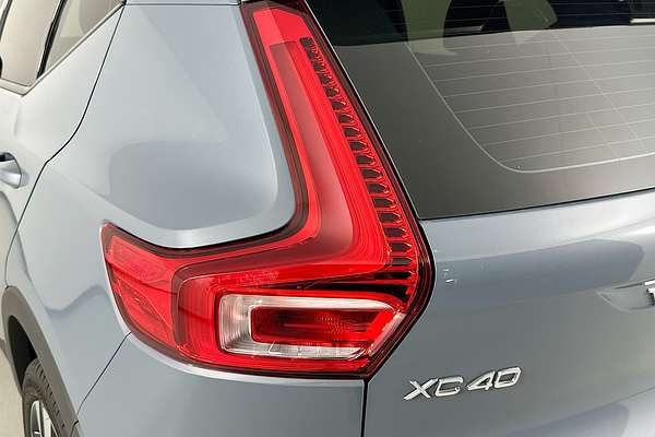 2023 Volvo XC40 ULTIMATE B5 DARK MHEV 536 MY23B