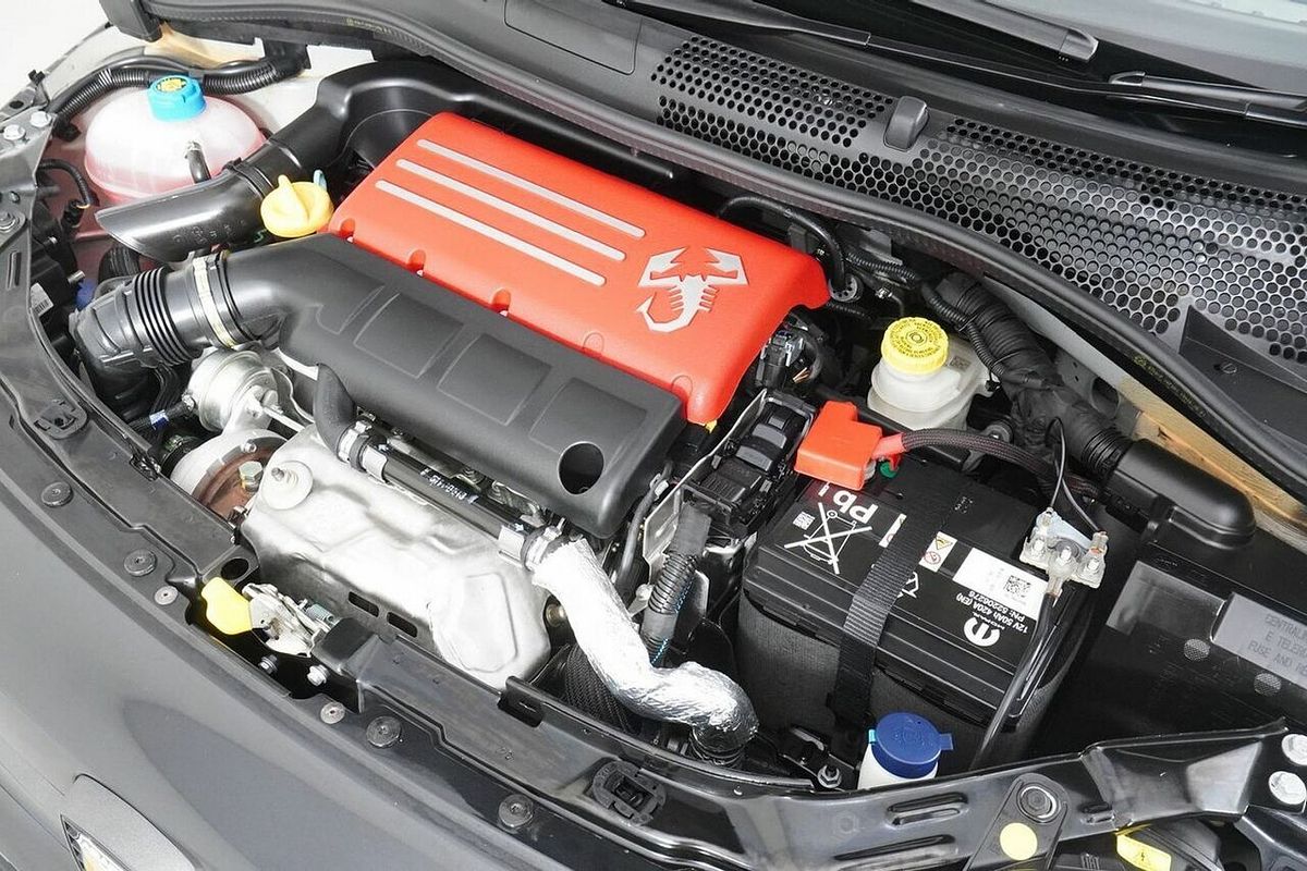 2023 Abarth 695 Competizione MY23