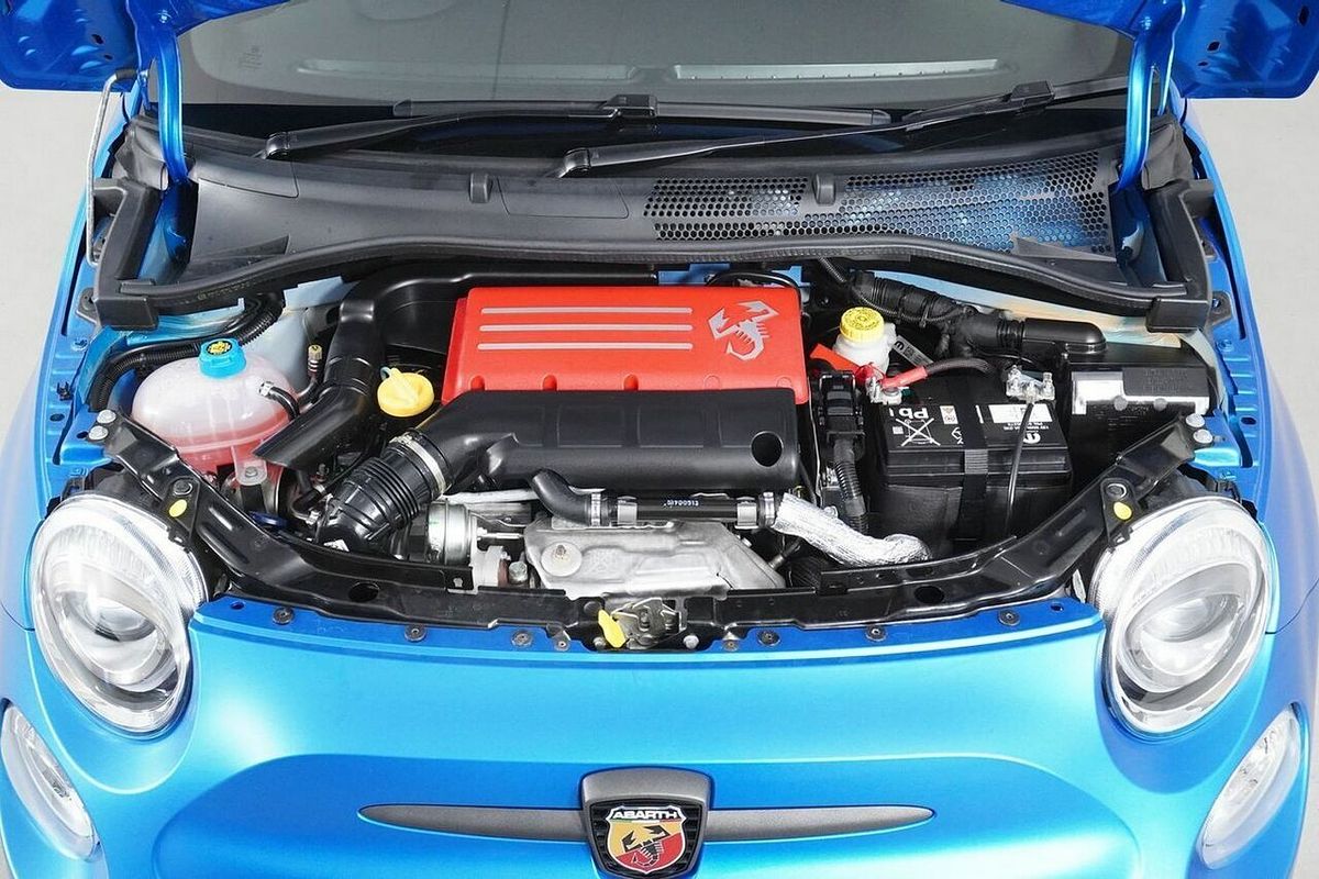 2023 Abarth 695 Competizione Series 10