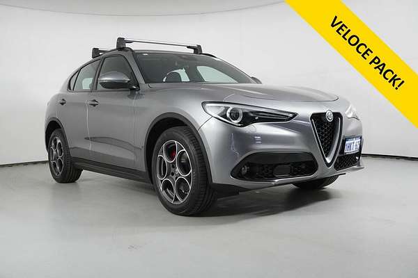 2019 Alfa Romeo Stelvio 949