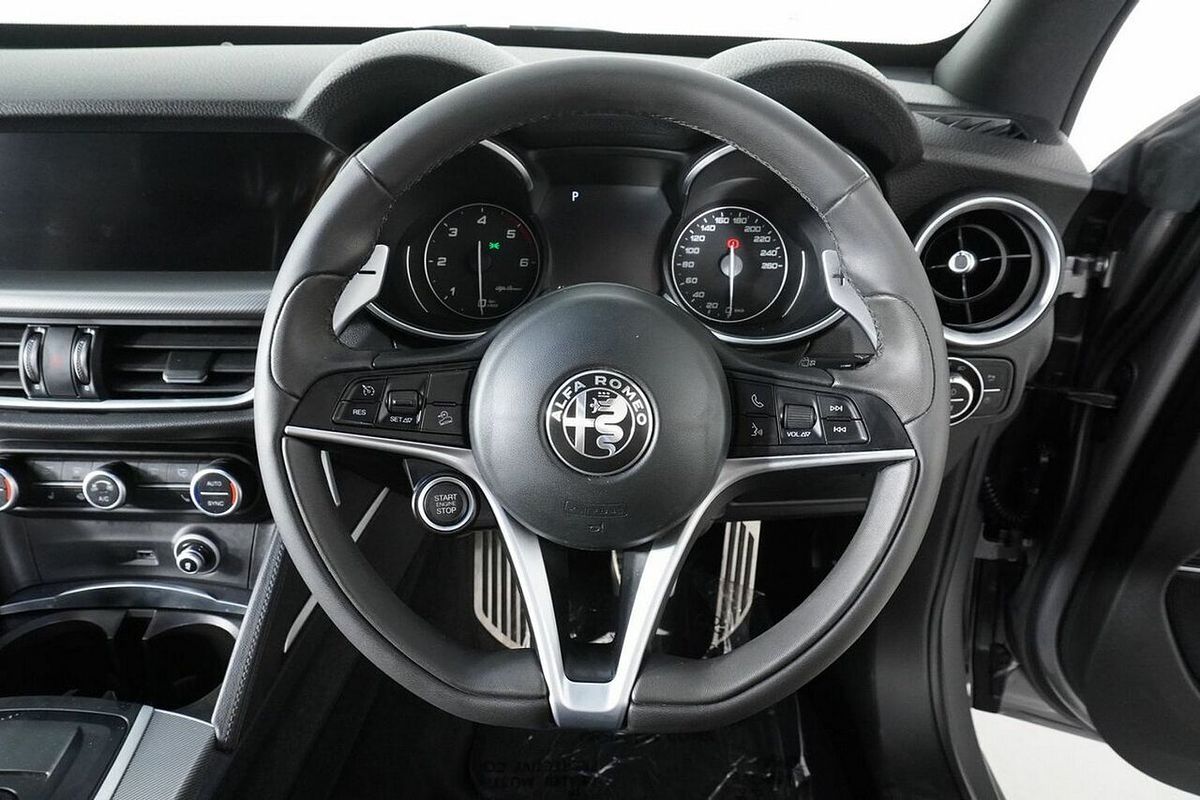 2019 Alfa Romeo Stelvio 949