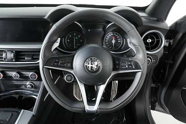 2019 Alfa Romeo Stelvio 949