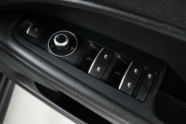 2019 Alfa Romeo Stelvio 949