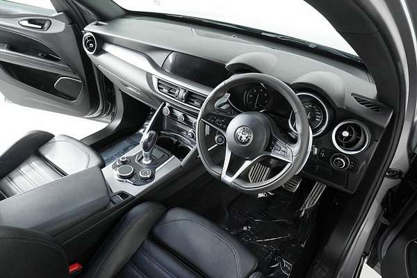 2019 Alfa Romeo Stelvio 949