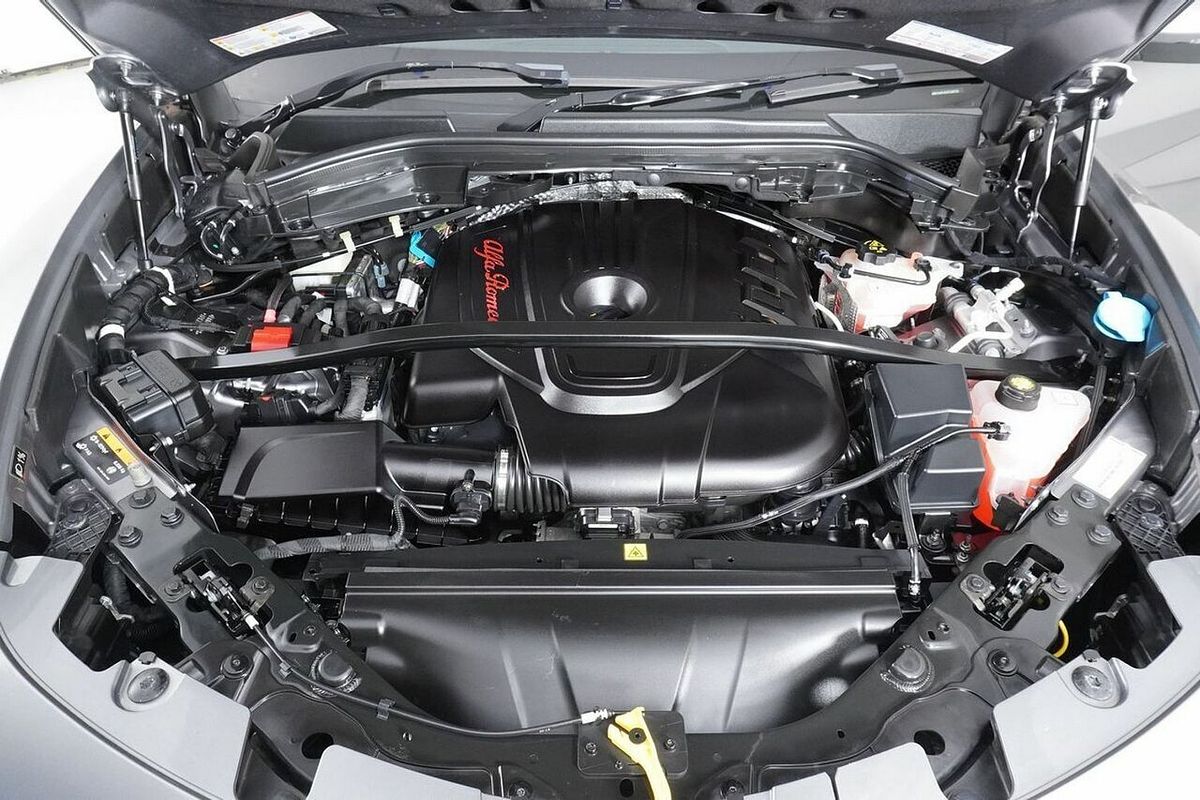 2019 Alfa Romeo Stelvio 949