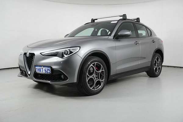 2019 Alfa Romeo Stelvio 949