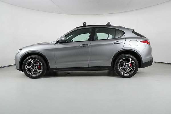 2019 Alfa Romeo Stelvio 949