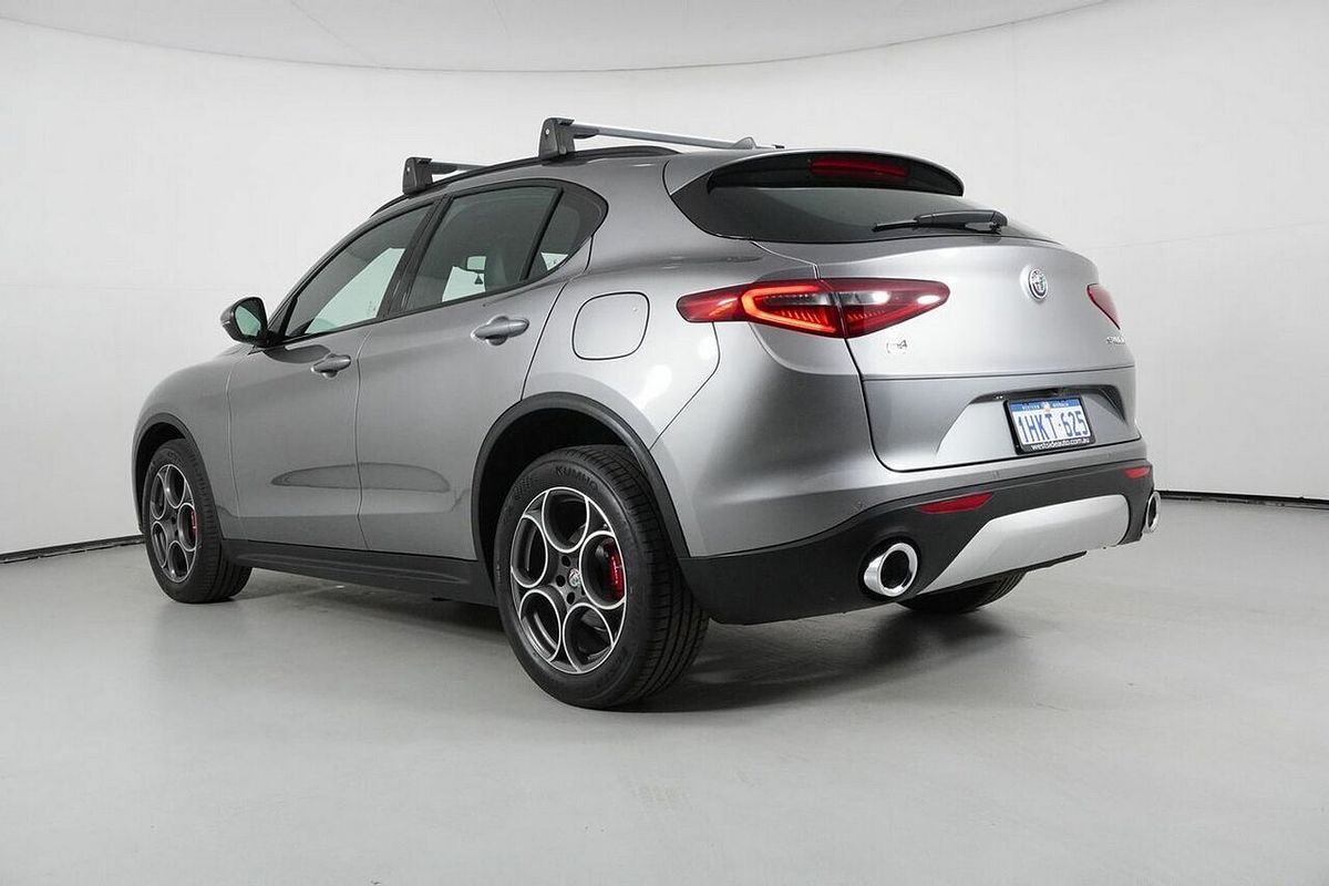 2019 Alfa Romeo Stelvio 949