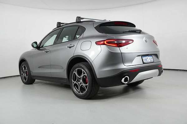 2019 Alfa Romeo Stelvio 949