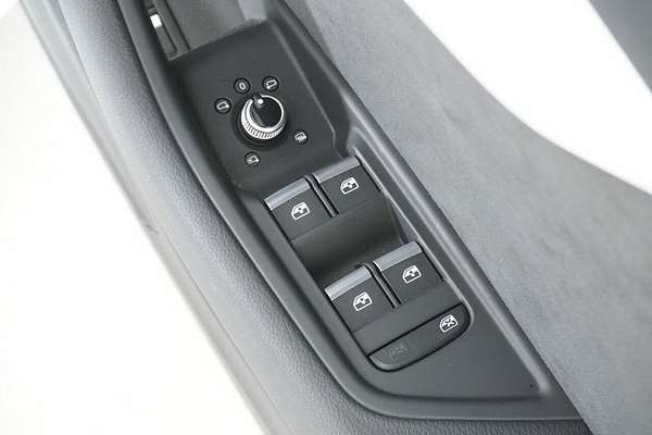 2023 Audi A4 45 TFSI Quattro S Line Mhev 8W MY23