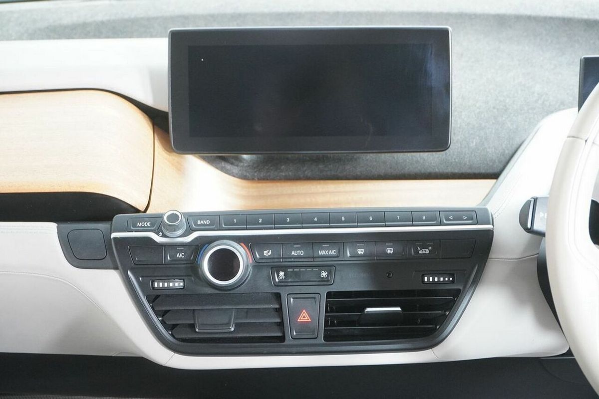 2016 BMW i3 IO1