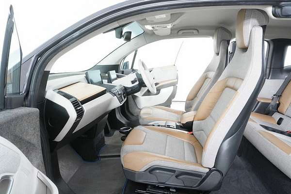 2016 BMW i3 IO1
