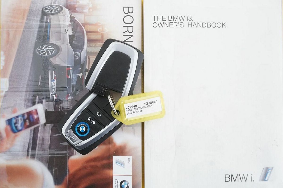 2016 BMW i3 IO1