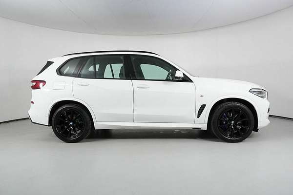 2022 BMW X5 xDrive30d M Sport G05
