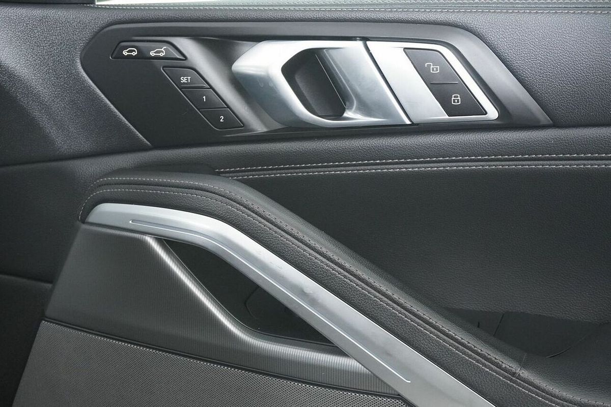 2020 BMW X6 xDrive40i M Sport G06