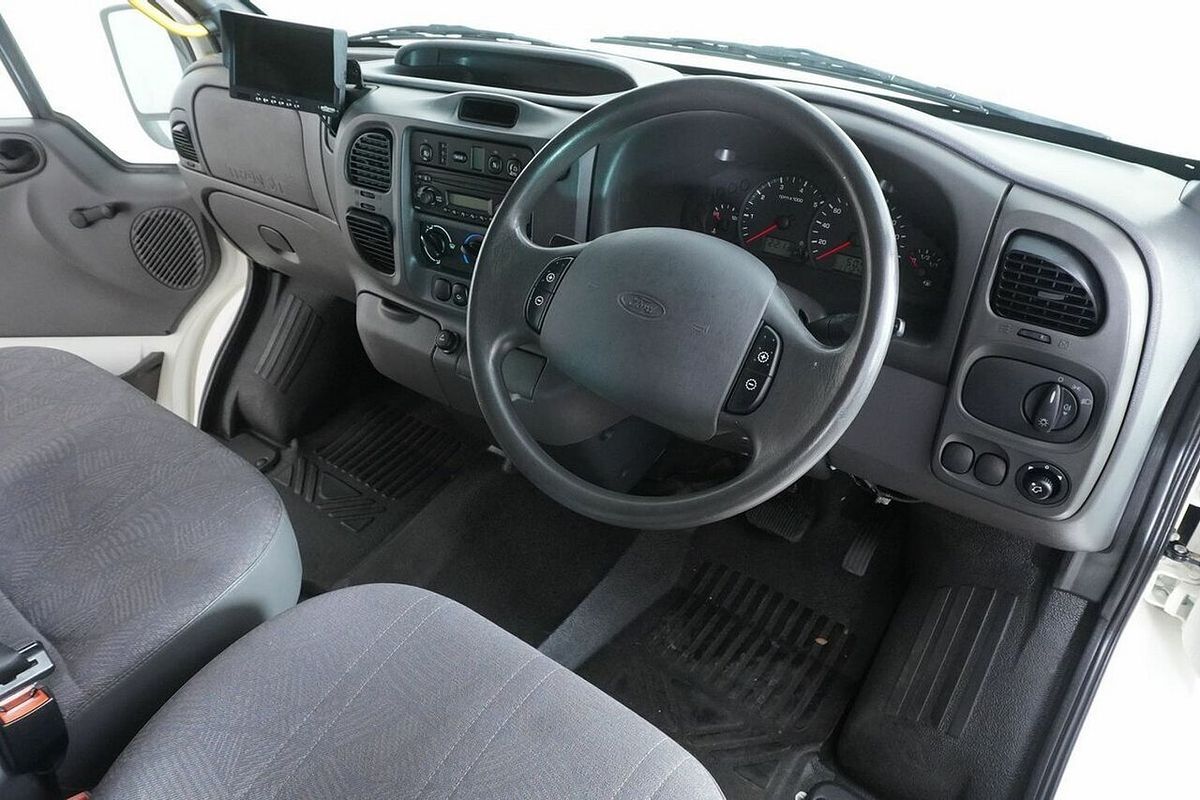 2005 Ford Transit 12 Seat VJ