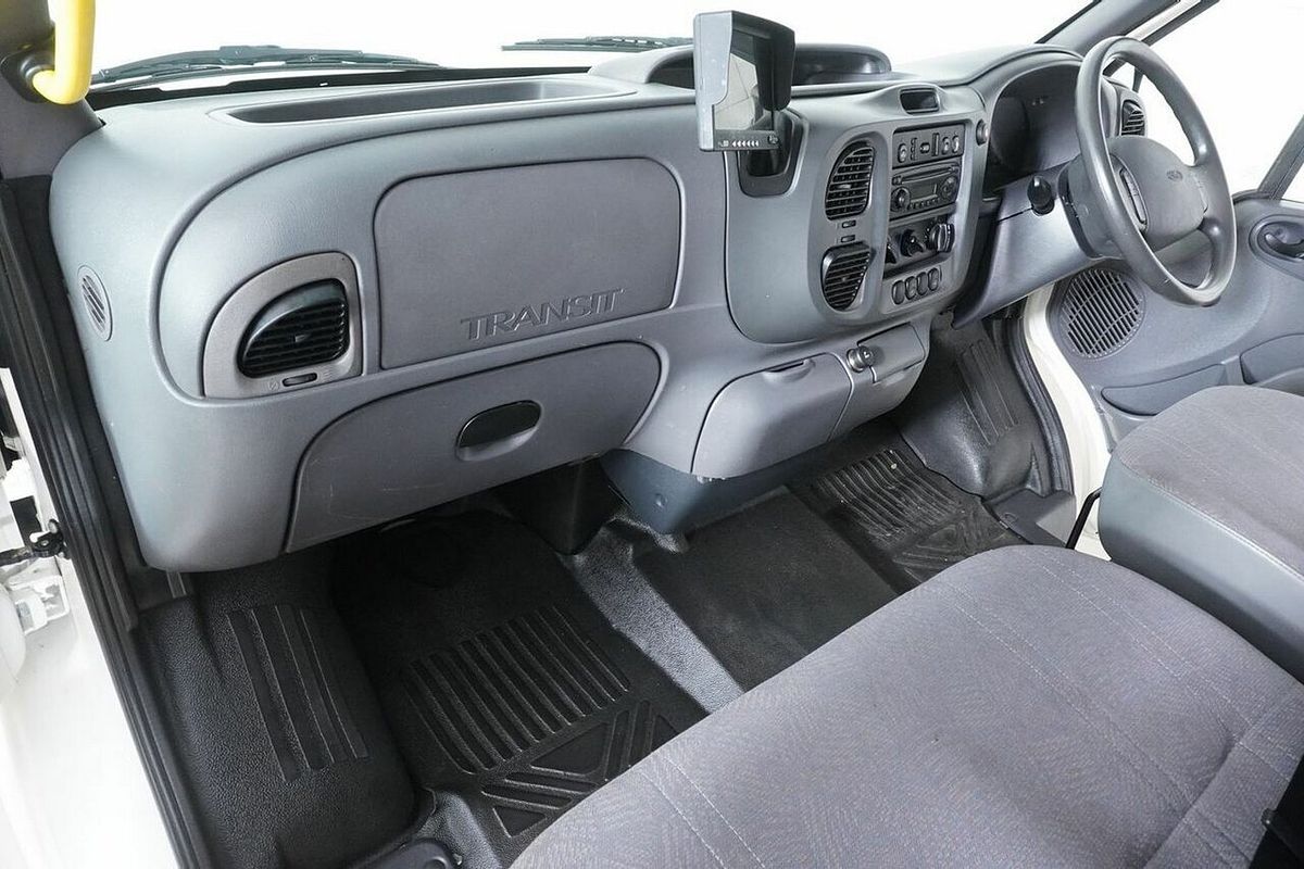 2005 Ford Transit 12 Seat VJ