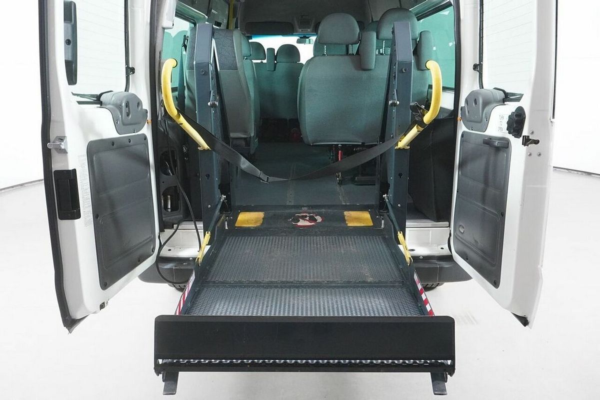 2005 Ford Transit 12 Seat VJ