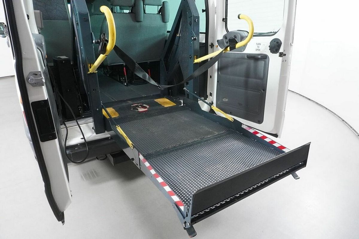 2005 Ford Transit 12 Seat VJ