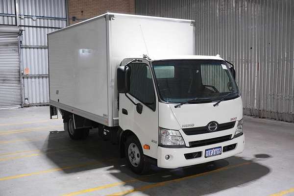 2020 Hino 300 616 Medium XZU710R 4x2